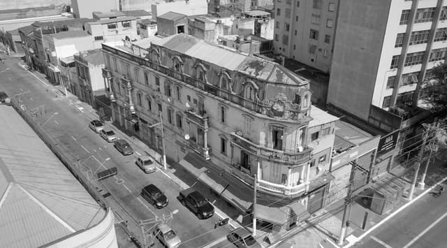 Prédio da Ocupação Caetano Pinto.