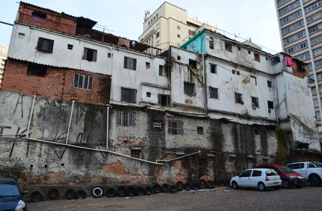 Prédio da Ocupação Rio Branco.