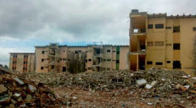 Quadra 3 com blocos parcialmente demolidos em 2019. Fonte: CAUS, 2019